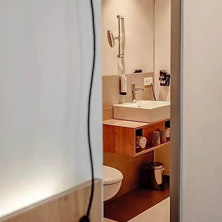 Jahotel